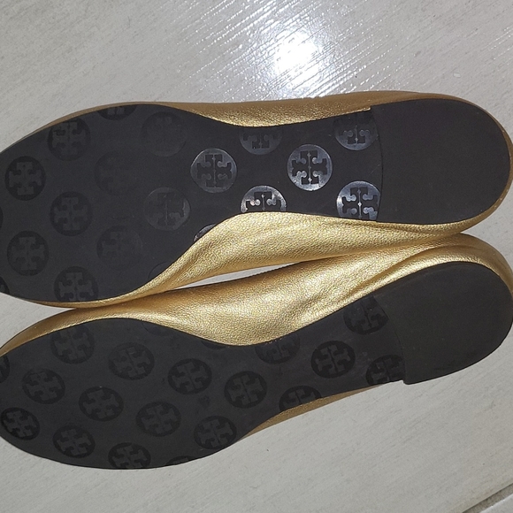 Tory Burch Gold Metalic Flats - Picture 6 of 10